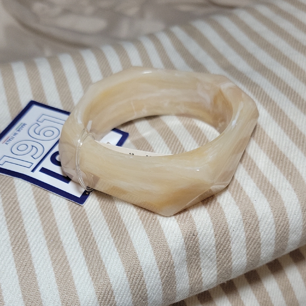 Elegant Cream Bangle Bracelet